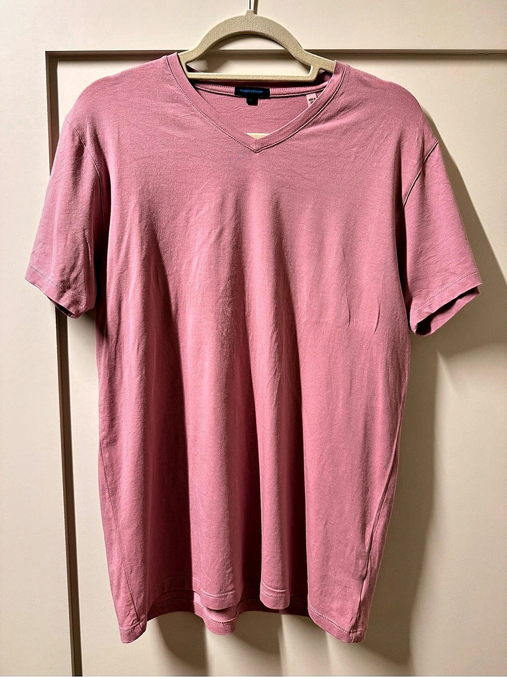Patrick Assaraf V-Neck Tee in Pink Size Medium